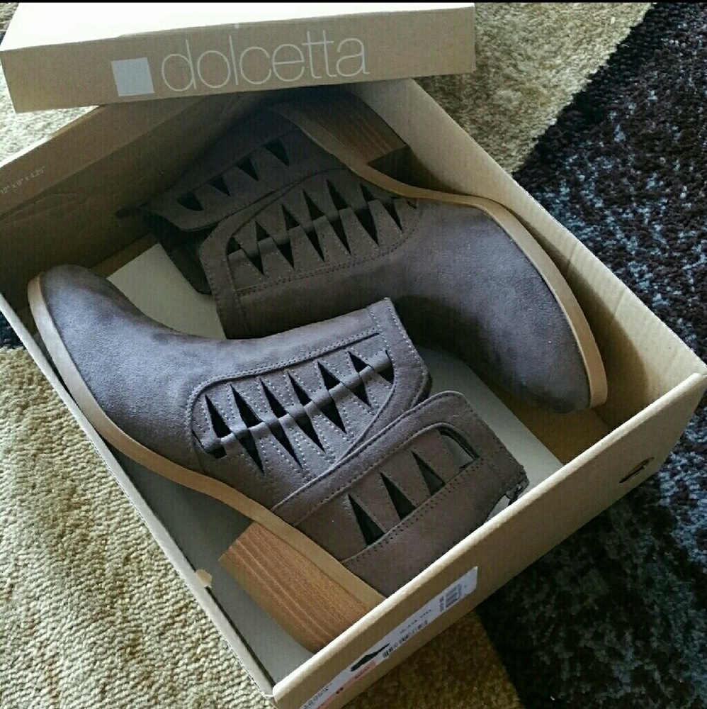 😉 brand new ankle boots!